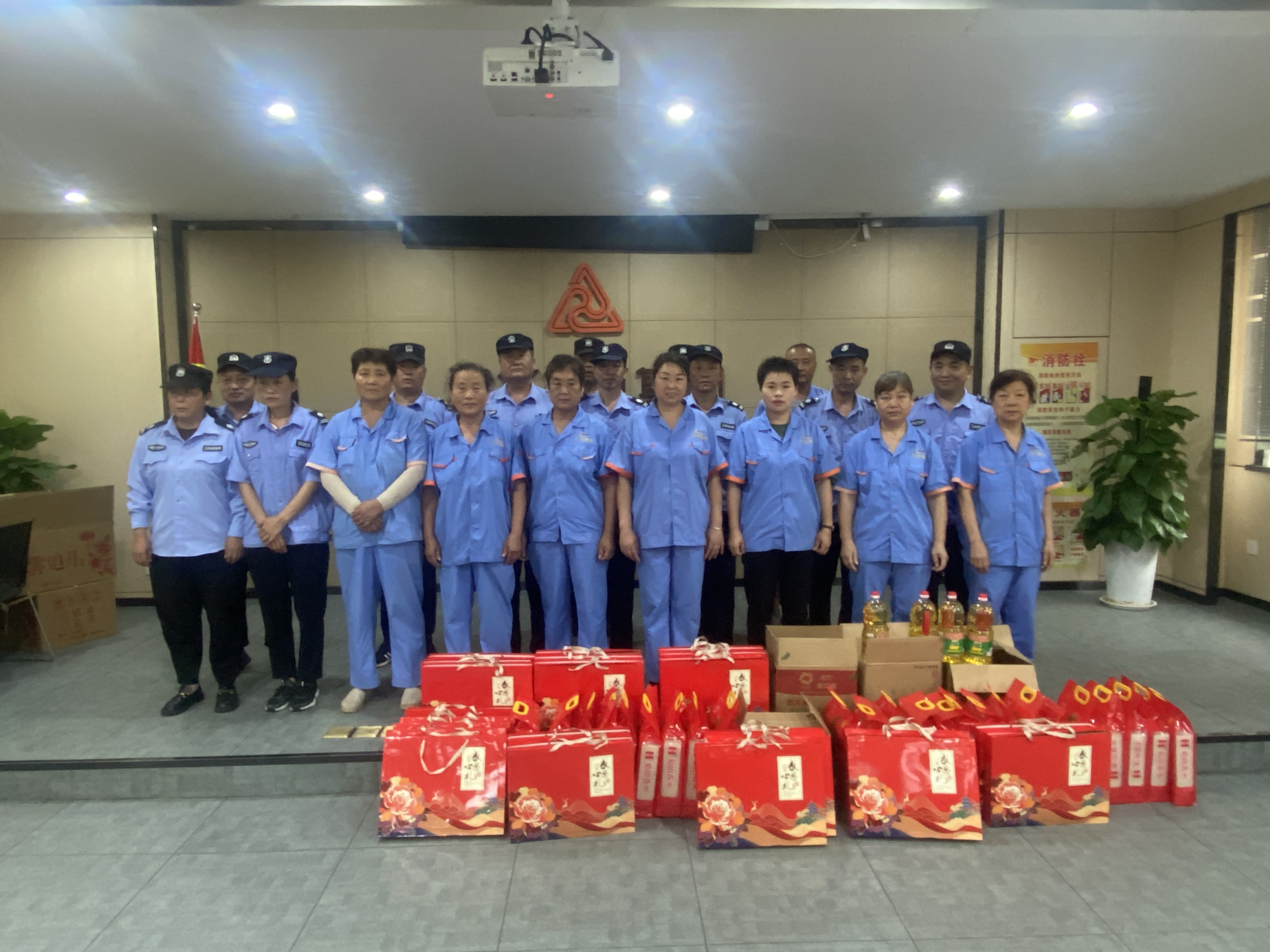 “浓情中秋节，，，，，慰问暖人心”——必赢文创集团工会开展一线职工慰问活动