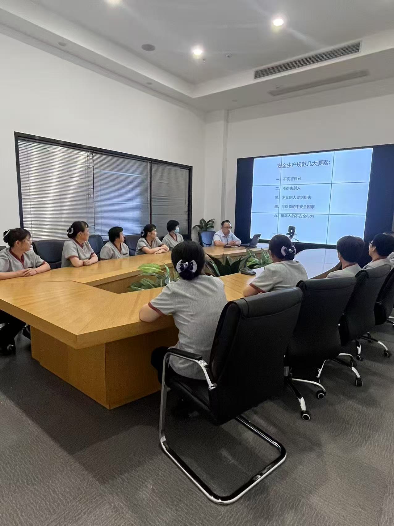 人人讲安全，，，，，，个个会应急——必赢文创集团扎实开展“安全生产月”系列活动