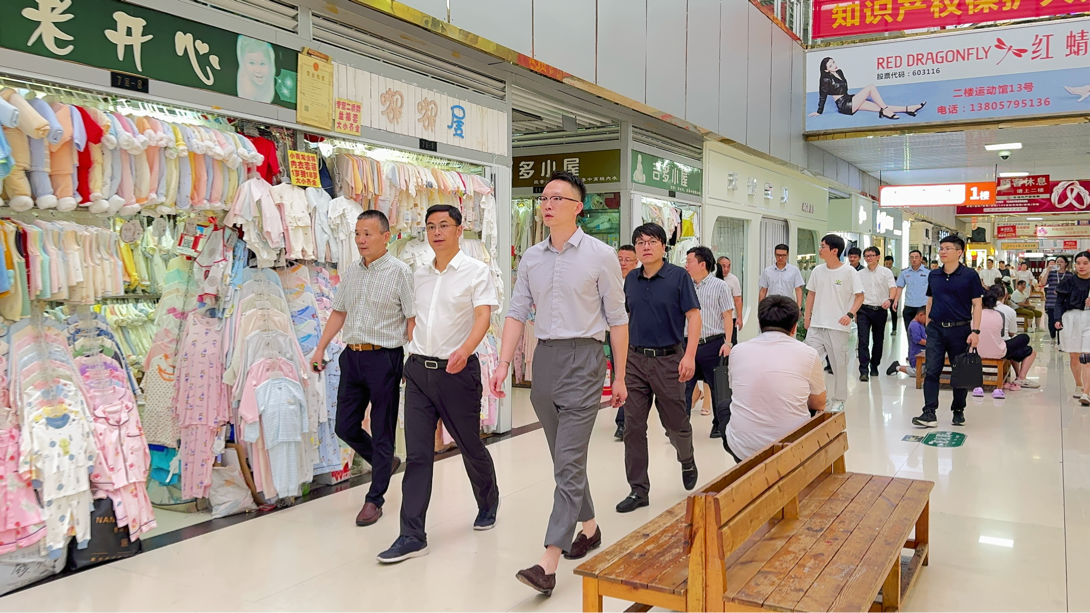 绷紧“安全弦”，，，，，，把好“节前关”！拱墅区区领导莅临钱江商城开展节前安全生产检查