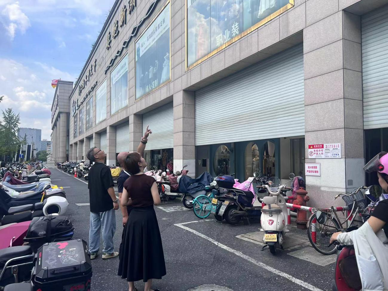 闻“风”而动，，，，，，严阵以待钱江商城做好台风防御工作