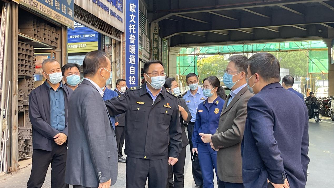 拱墅区领导赴必赢市场 检查疫情防控及消防安全工作